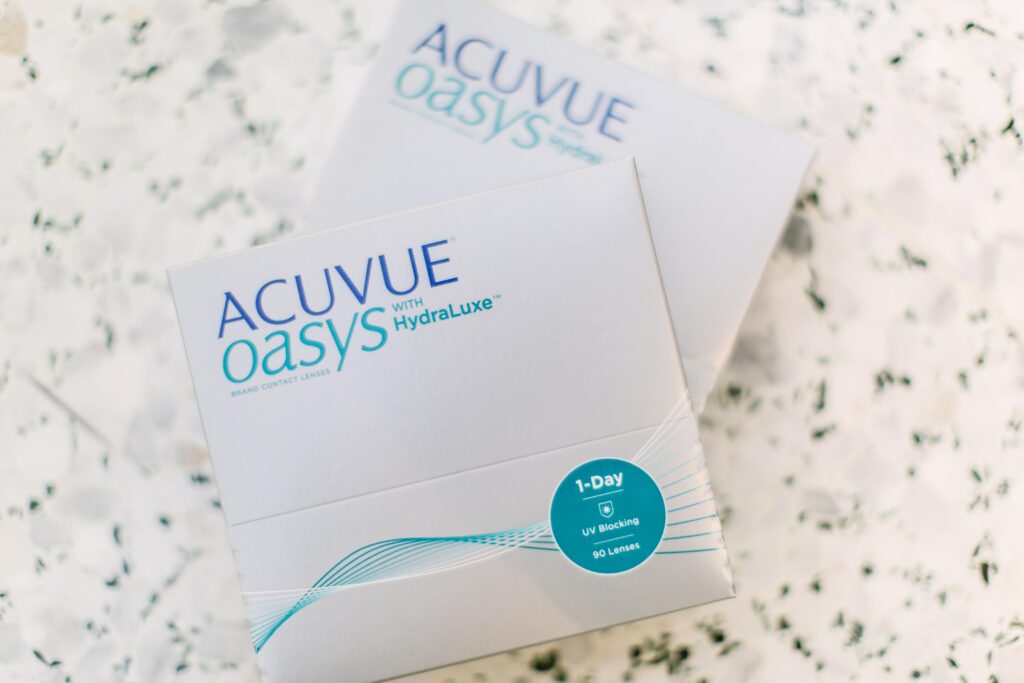 2 boxes of Acuvue Oasys contact lenses
